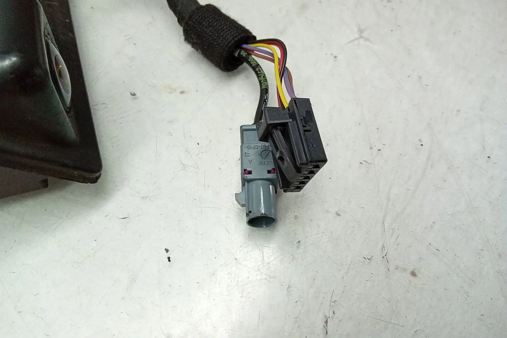 Volkswagen OEM Mounted Passat 2016 Camera 16 Decklid Backup (Good) Pre-Owned