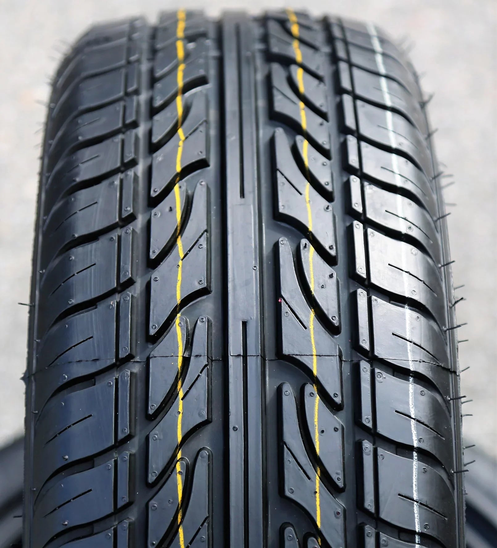 XL Fiat Racing Abarth, 2012 Fits: of Performance Set HD921 Haida 195/45R16 500 4 (FOUR) 2013-18 Abarth 84V Tire Cabrio Fiat 500