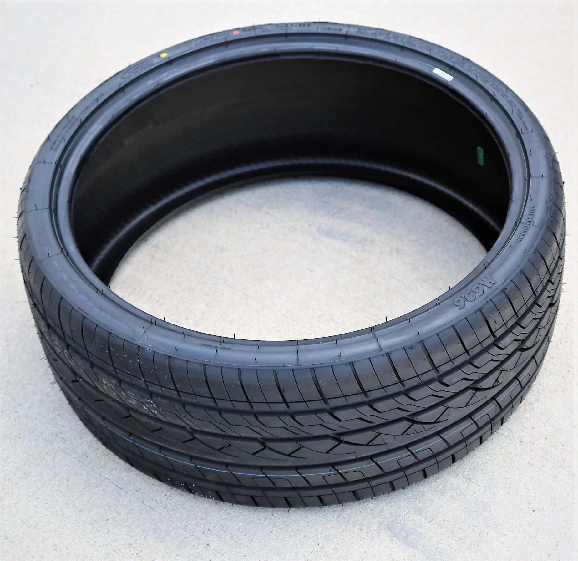 Durun M626 2014 2017-19 Mercedes-Benz 275/50R20 Fits: GL450 Tire GLS450 Base Performance 4Matic, 109W 275/50ZR20 A/S Mercedes-Benz