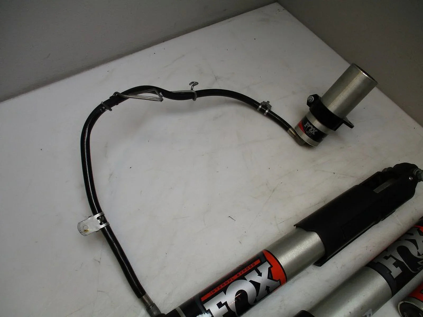 Jeep Shock Rear Fox LH (Good) Gladiator Absorbers Pre-Owned OEM RH Front 2022