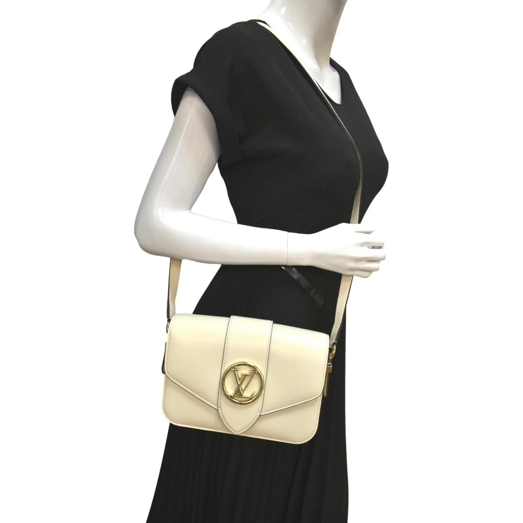 Pont Shoulder 9 Creme Calfskin Pre-owned Bag Leather