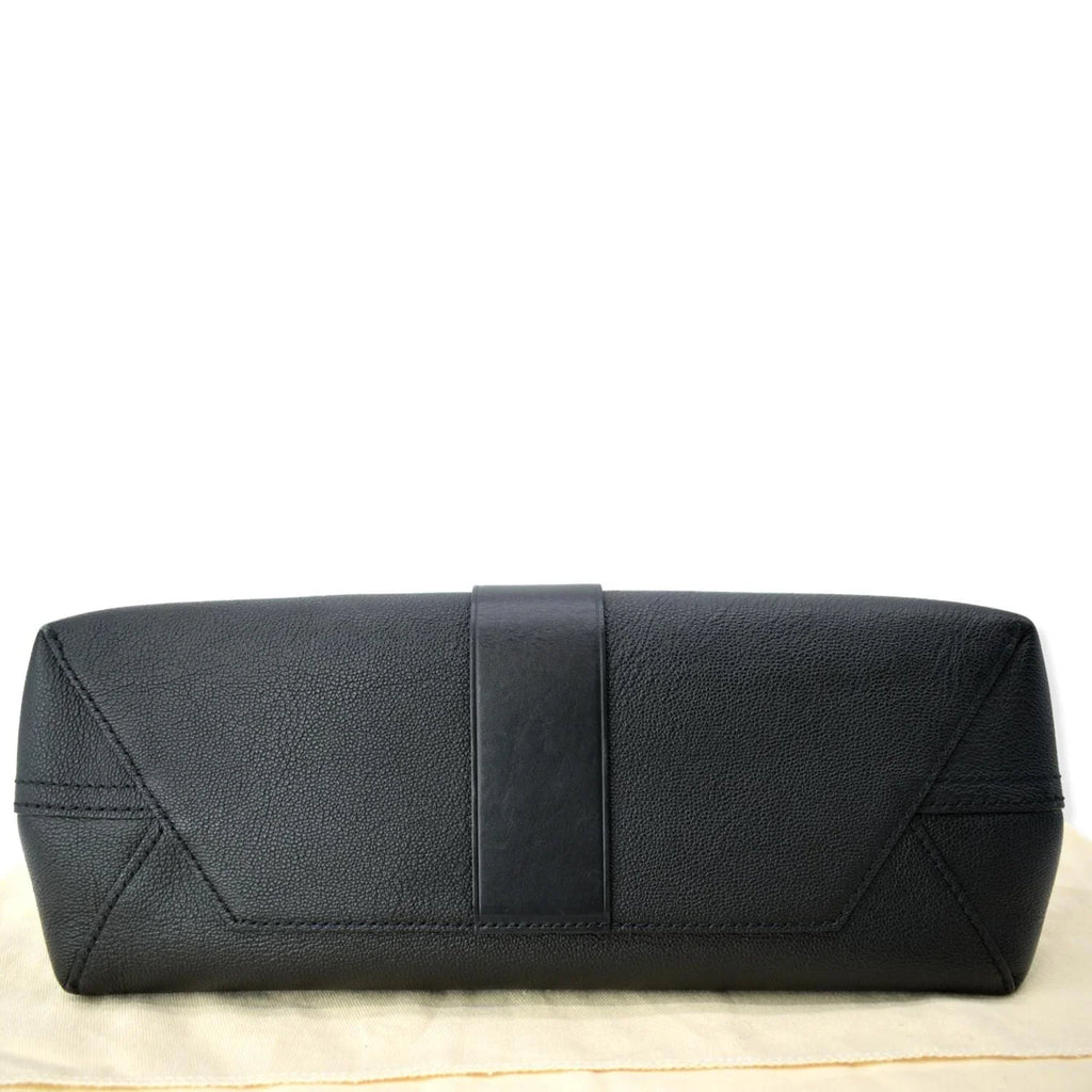 One Black Shoulder Bag Very Leather Handle Pre-owned Monogram