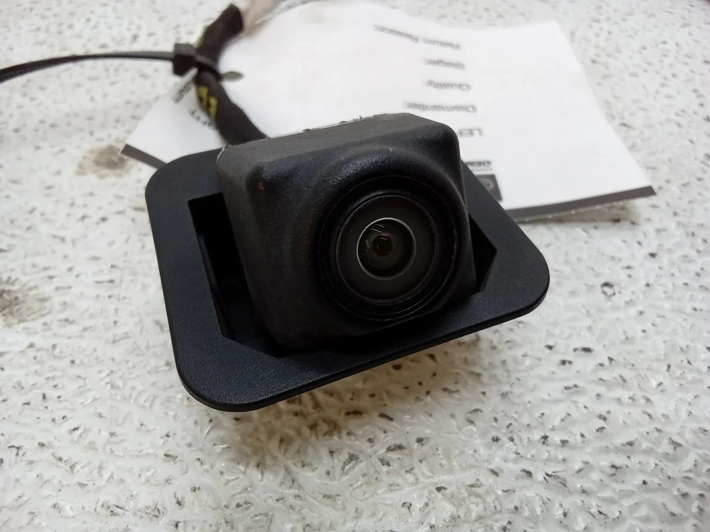 2313 Acadia Mounted GMC 2019 OEM Pre-Owned 2328 Liftgate View (Good) Rear Camera