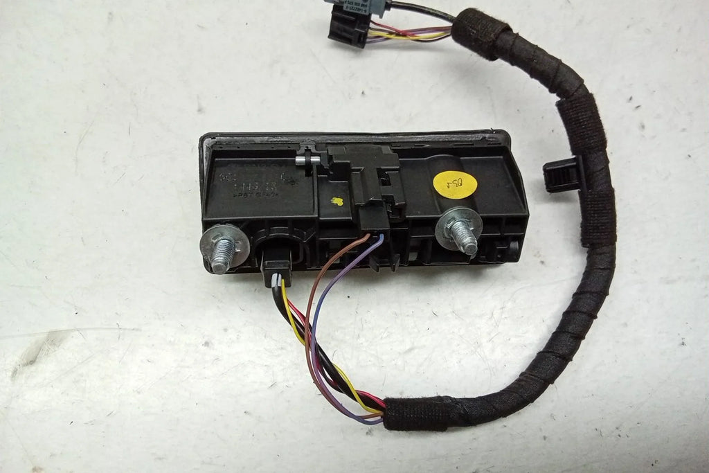 Volkswagen OEM Mounted Passat 2016 Camera 16 Decklid Backup (Good) Pre-Owned